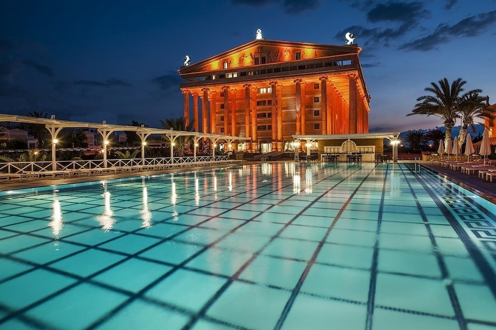 Kaya Artemis Resort Casino in Bafra