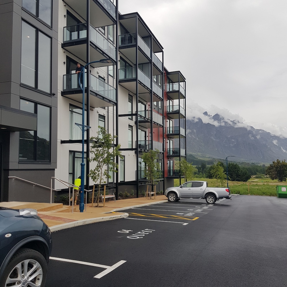Quest Queenstown 32/41