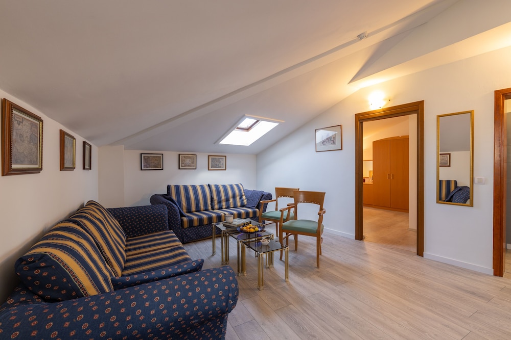 Hotel Villa Fontana 32/50