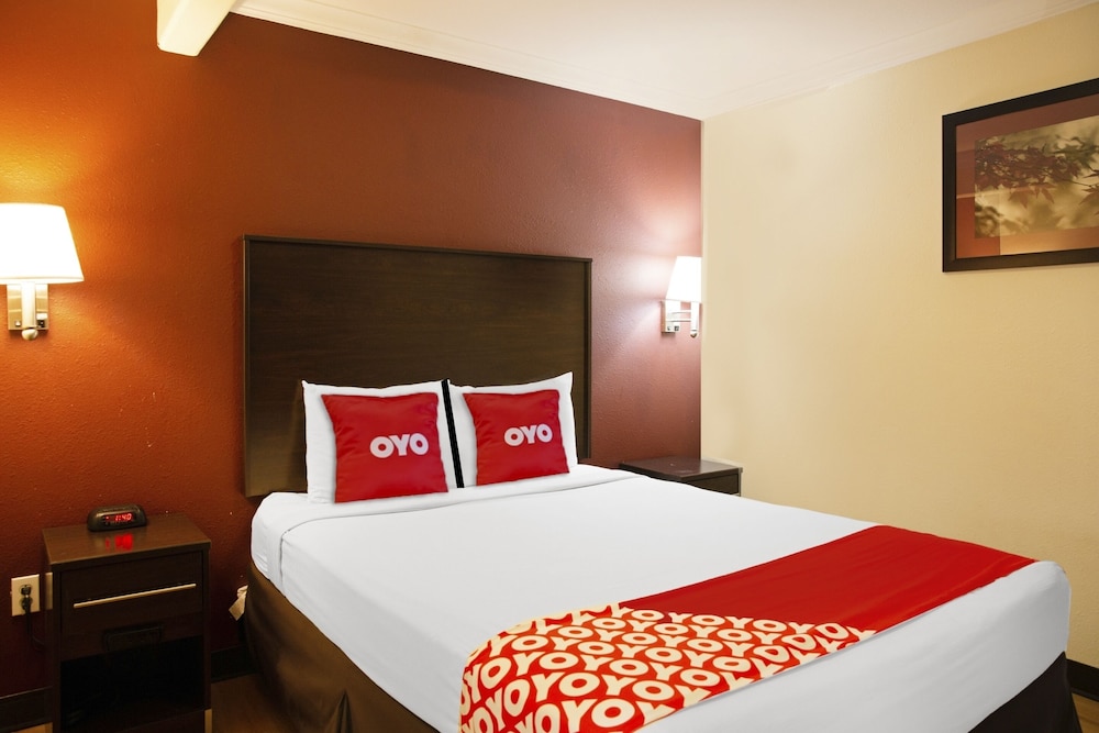 OYO Hotel McAllen Airport South 20/61
