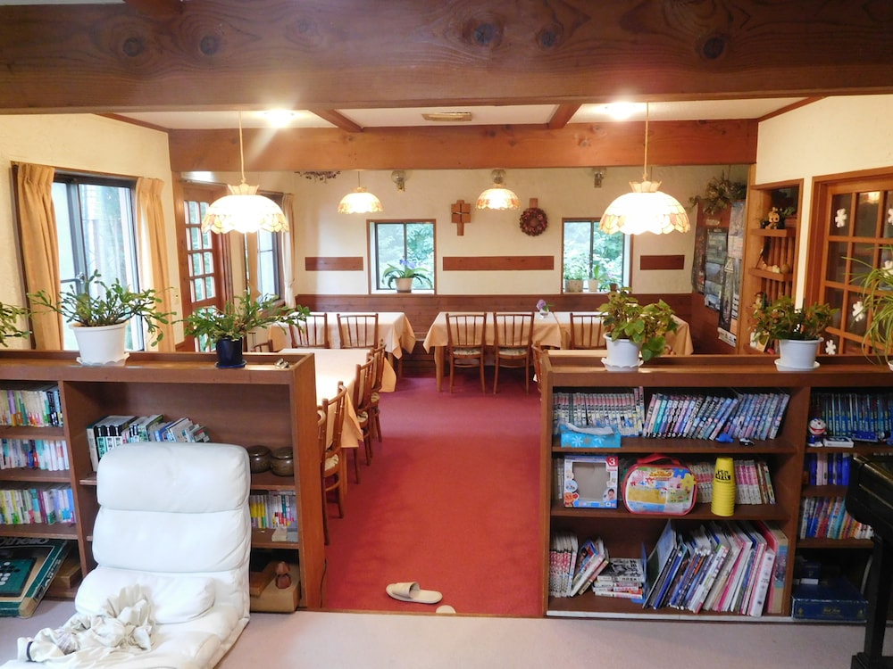 Madarao Elm Pension 33/50