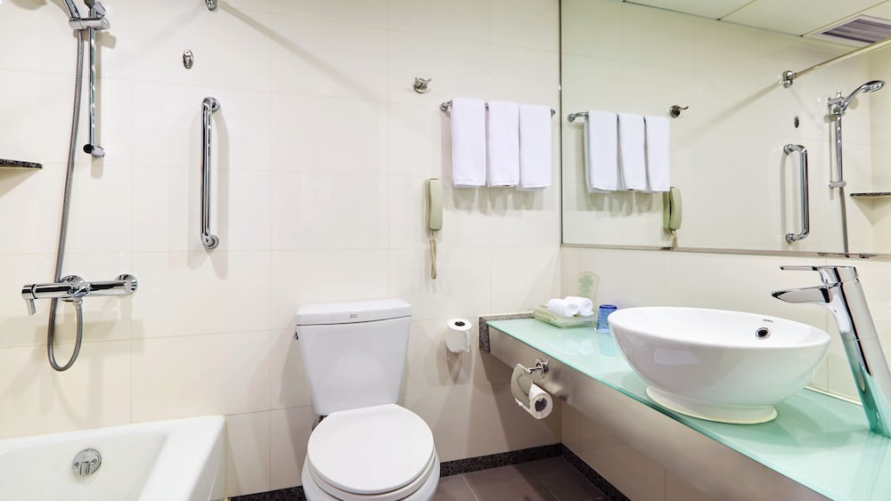 Holiday Inn Riverside 23/82