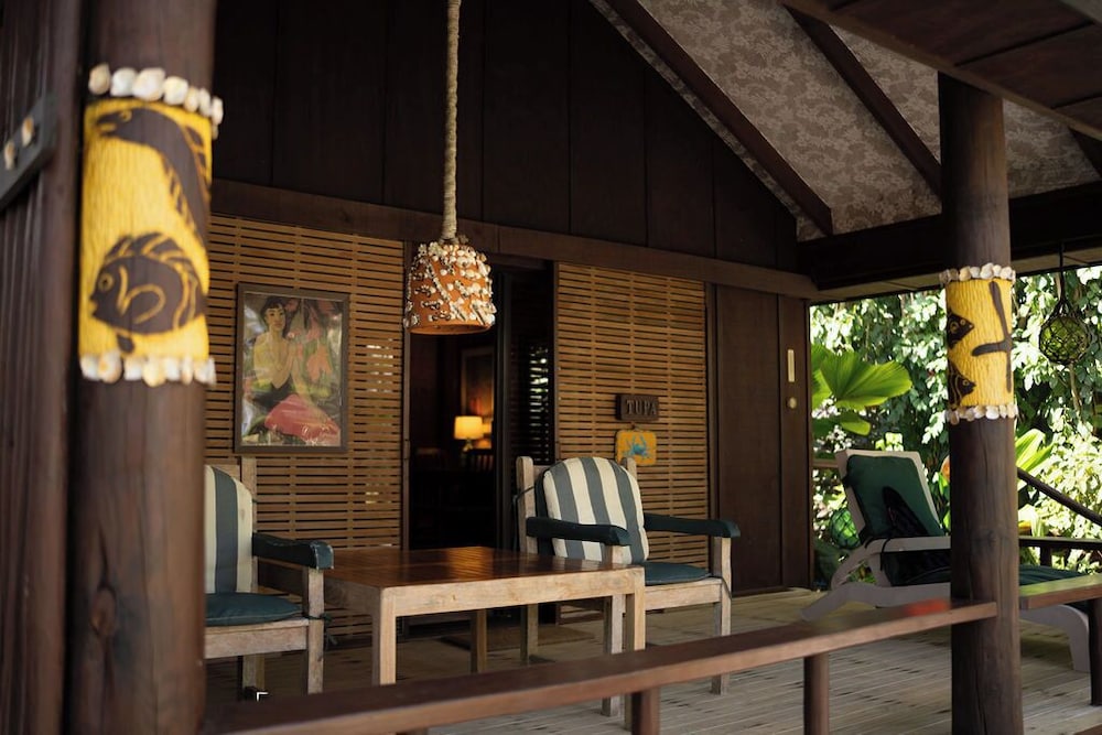 Rarotonga Beach Bungalows 12/50