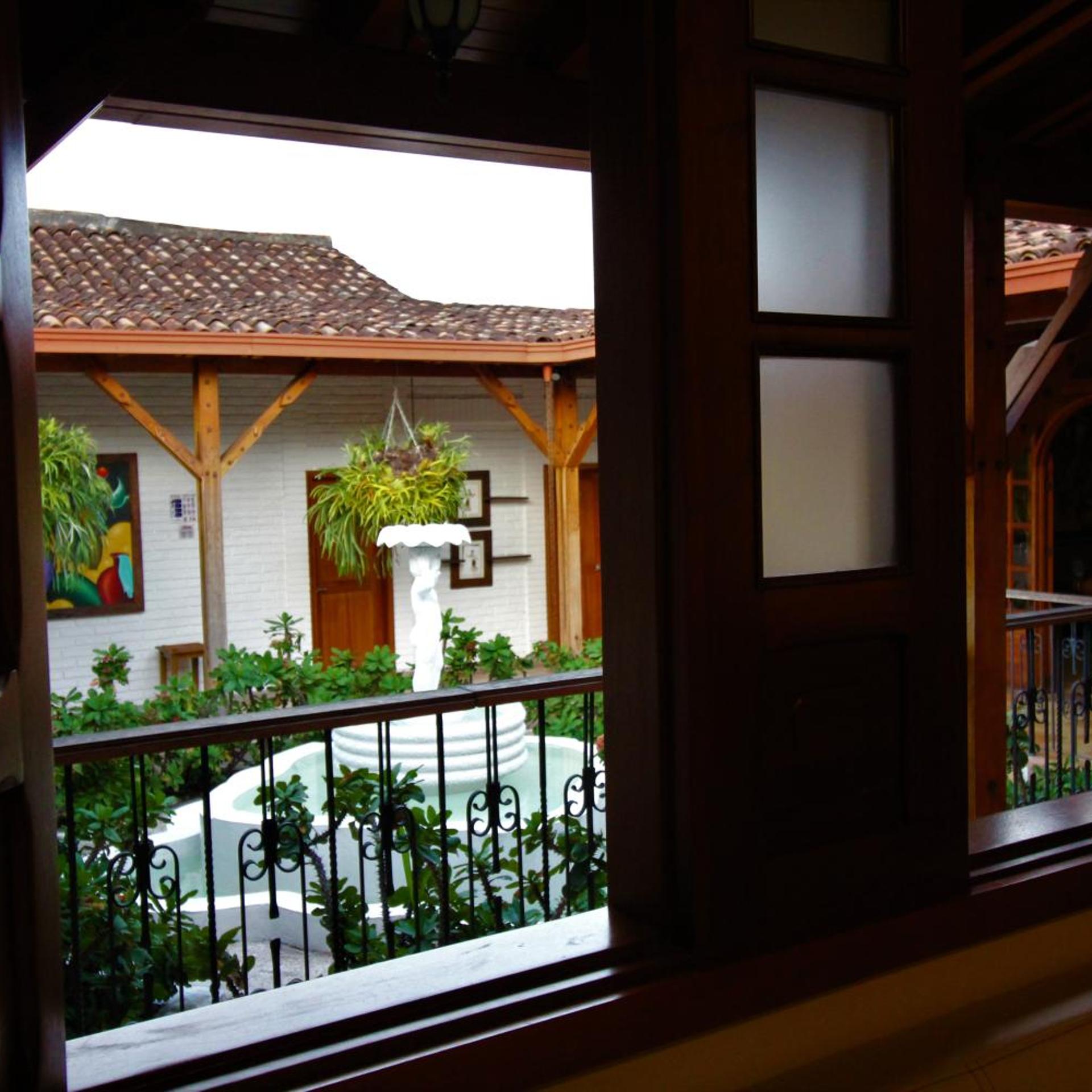 Amazilia Hotel 3/54