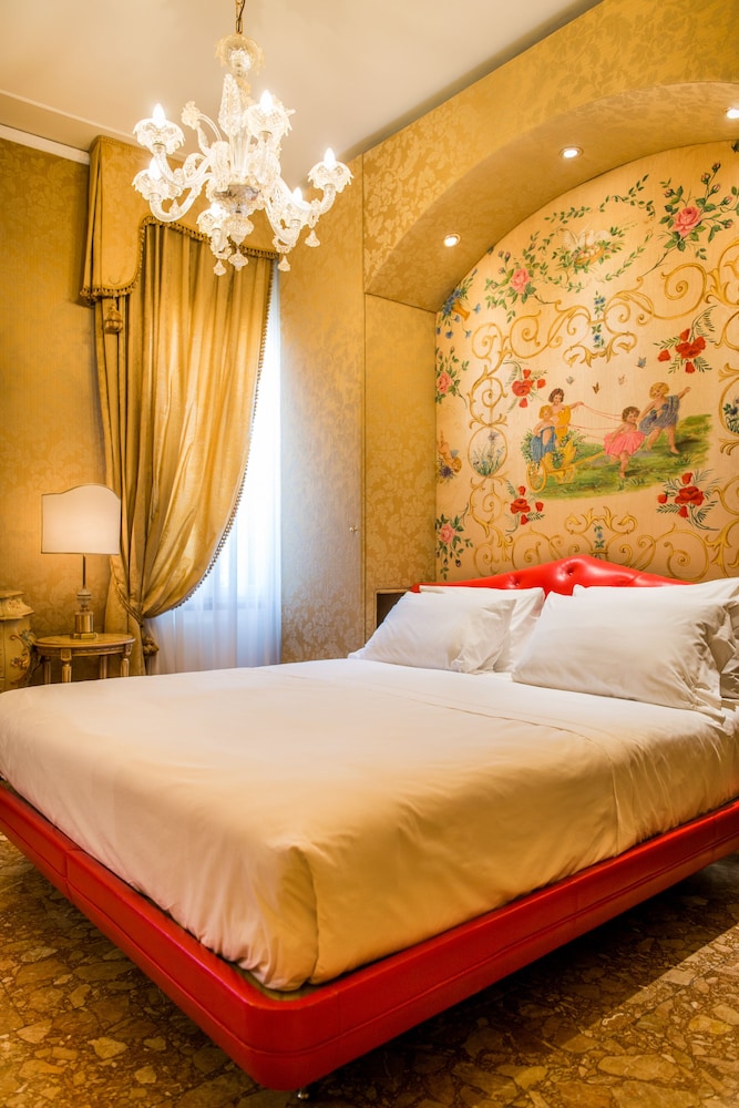 SUPERIOR, DOUBLE BED