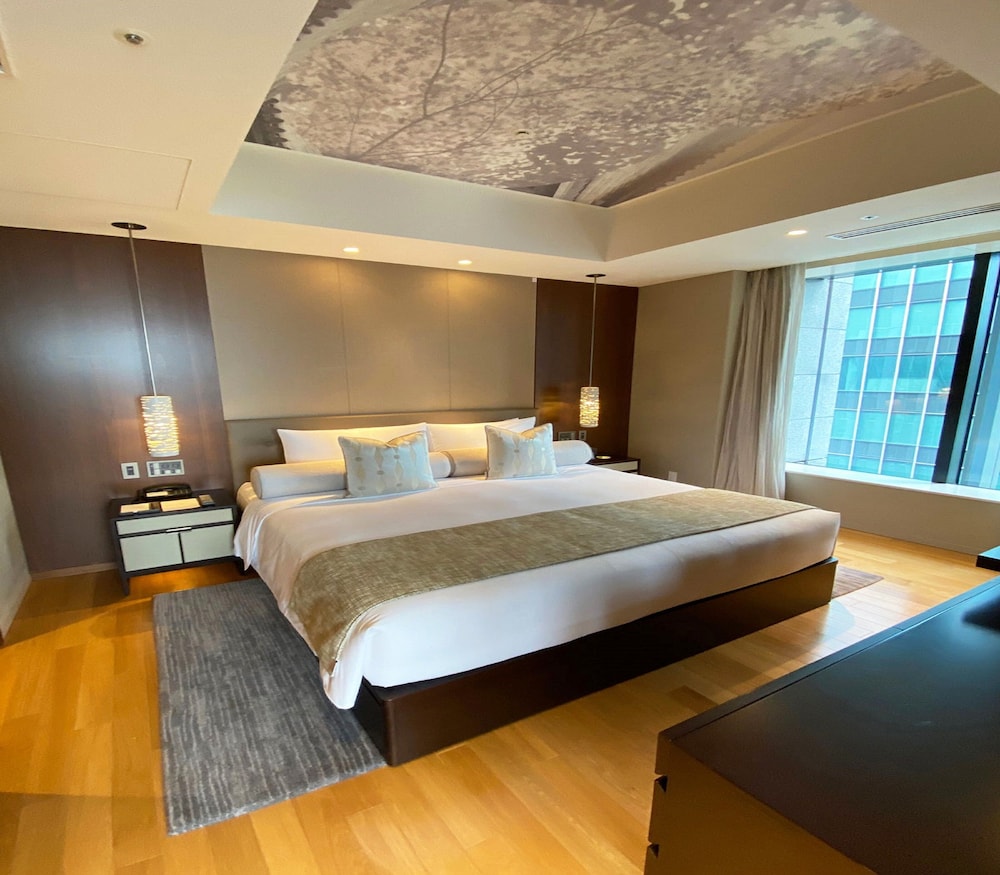 2 BEDROOMS, DELUXE