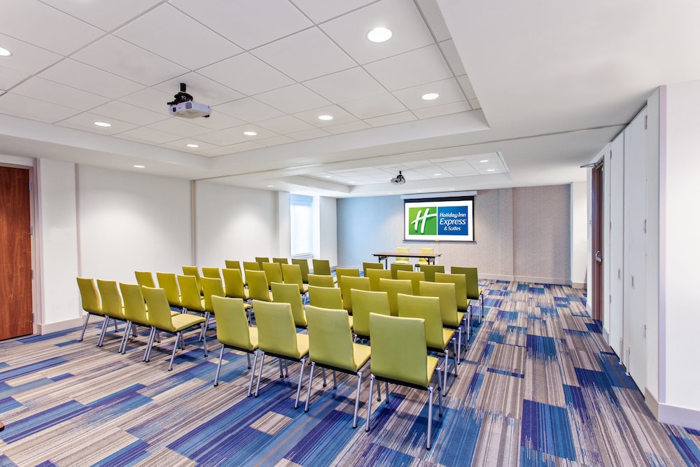 Holiday Inn Express Suites Houston Nw Hwy 290 Cypress 47/50