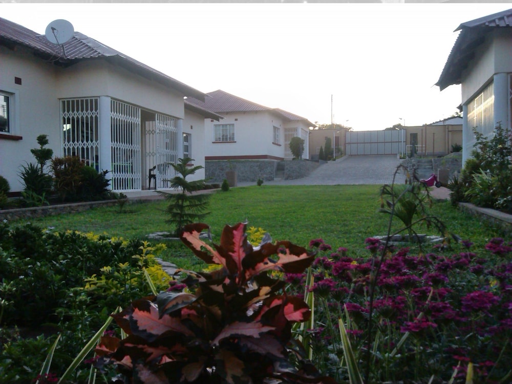 Home Up Guest House 17/25
