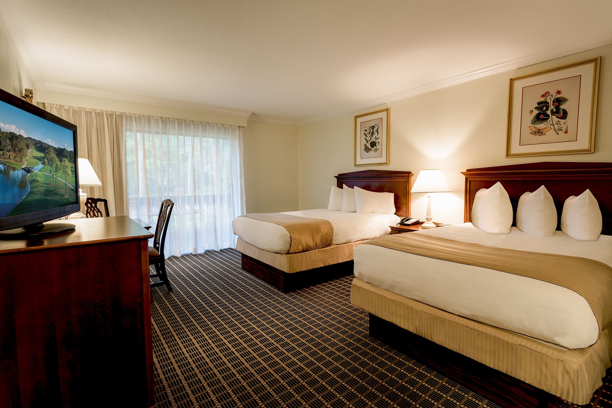 Room, 2 Queen Beds, Golf Course View