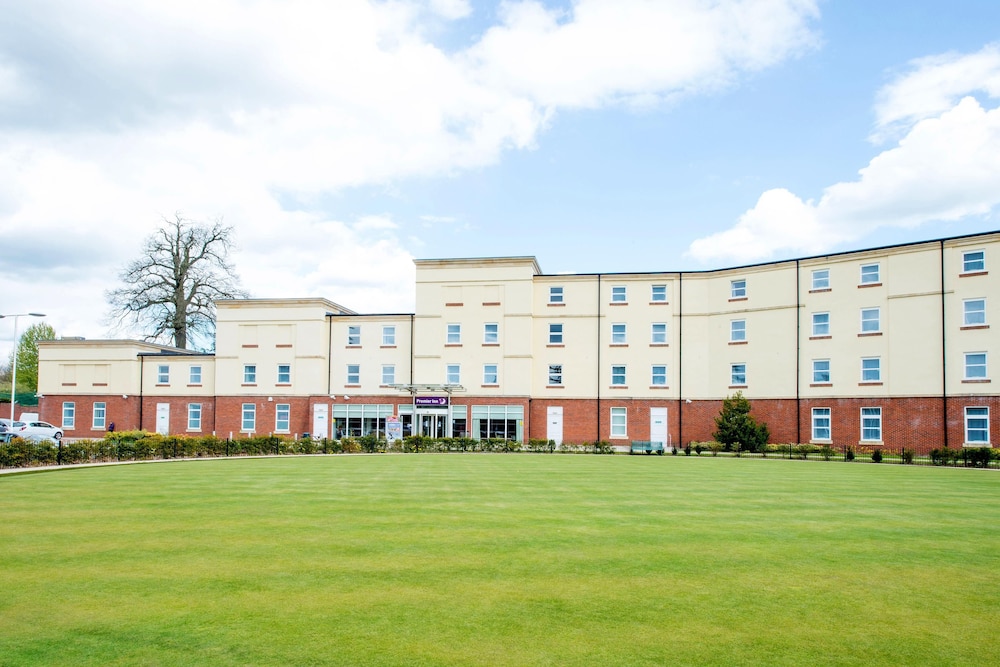 Premier Inn Stoke/Trentham Gardens 41/49