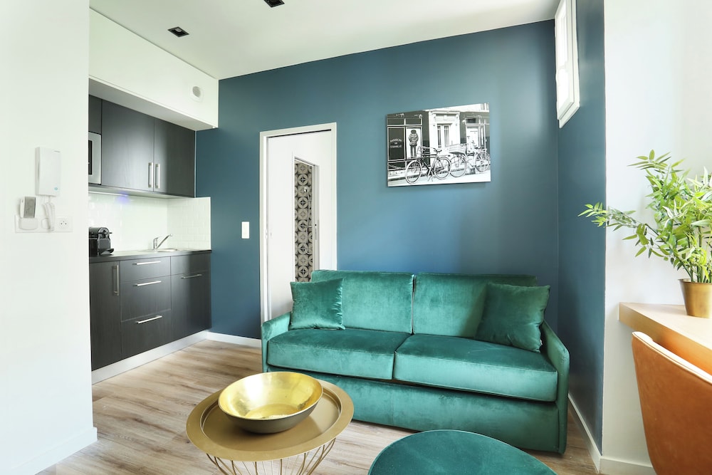Short Stay Group Eiffel Village Serviced Apartments 33/50