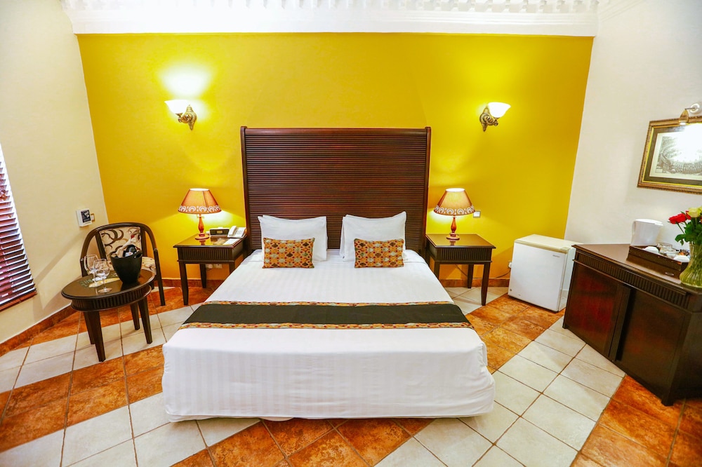Colosseum Hotel And Fitness Club 22/75
