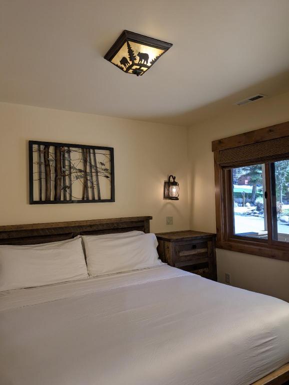 1 Bedroom, Duplex, Cabin, King Bed, Garden View
