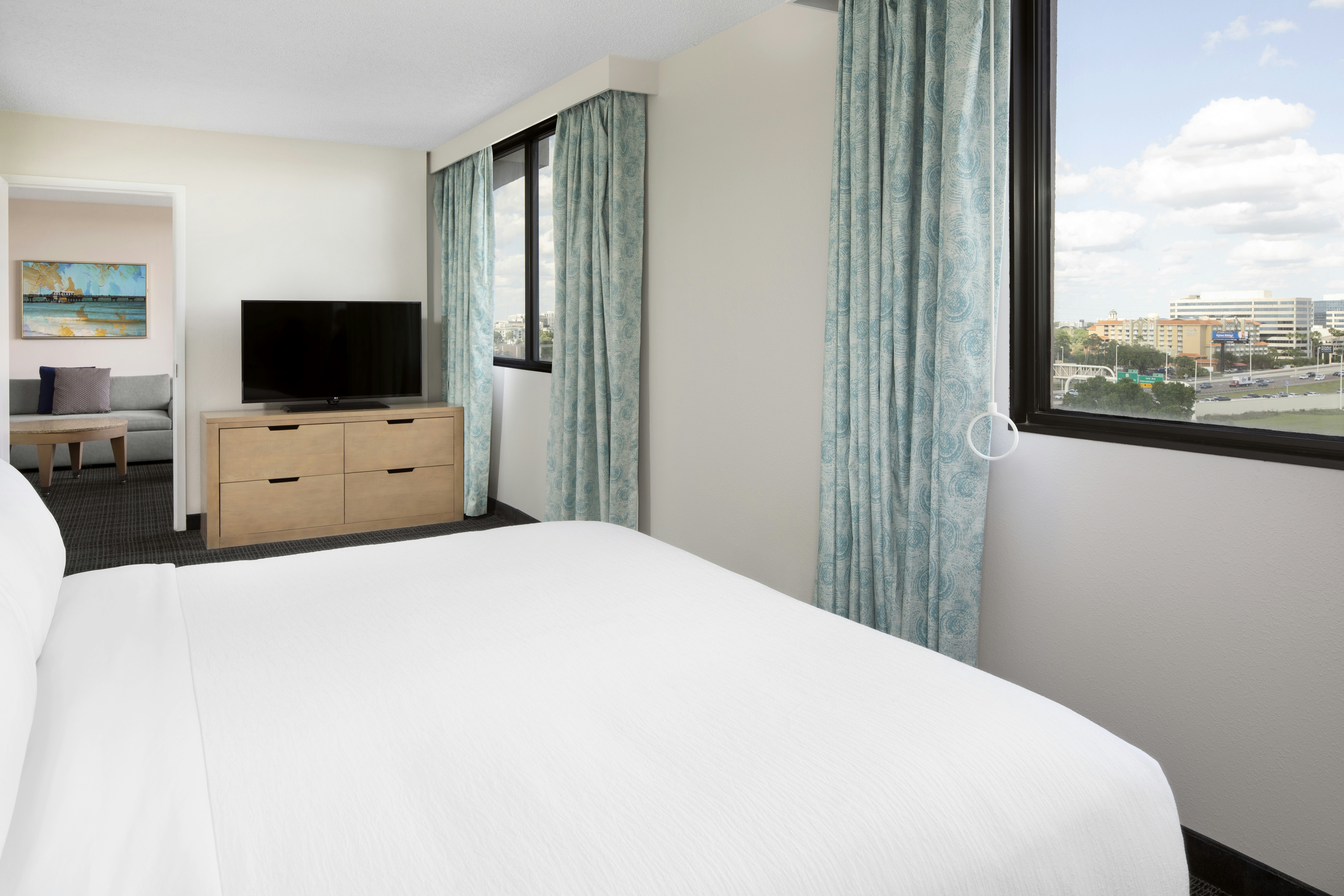 2 ROOMS, SUITE, KING BED, ACCESSIBLE