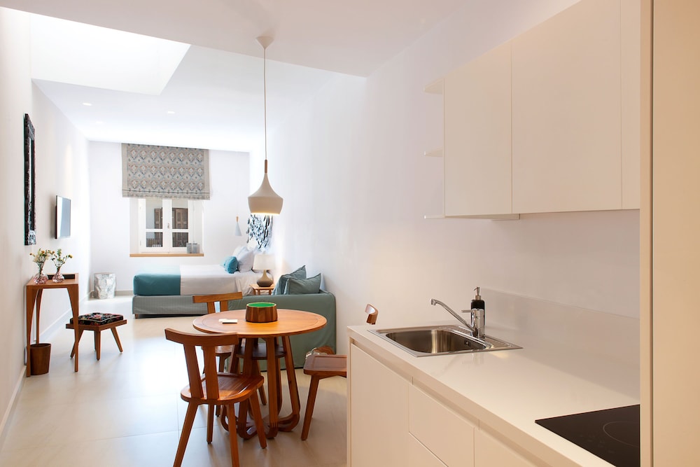 Avra Venetian Harbour Apartments 28/50