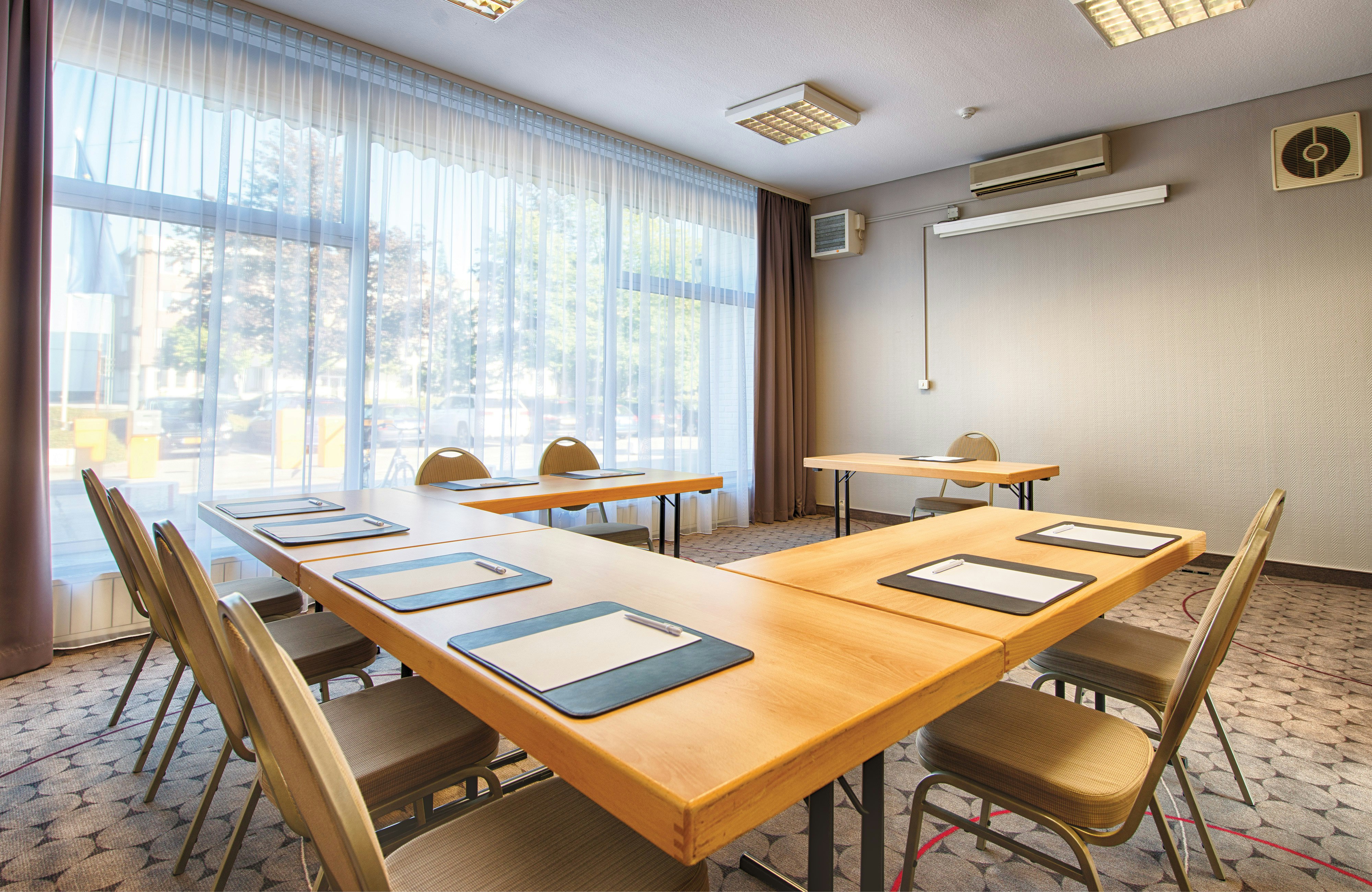 Leonardo Hotel Dusseldorf Airport Ratingen 42/47