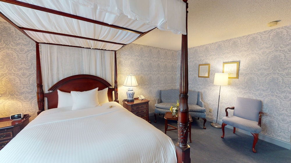 The Farmington Inn &amp; Suites 8/54