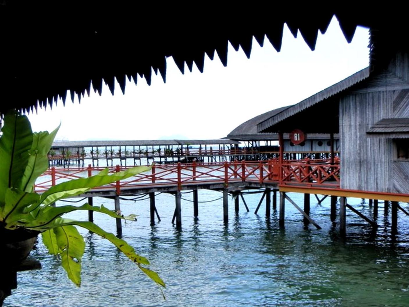 Dragon Inn Floating Resort 25/29