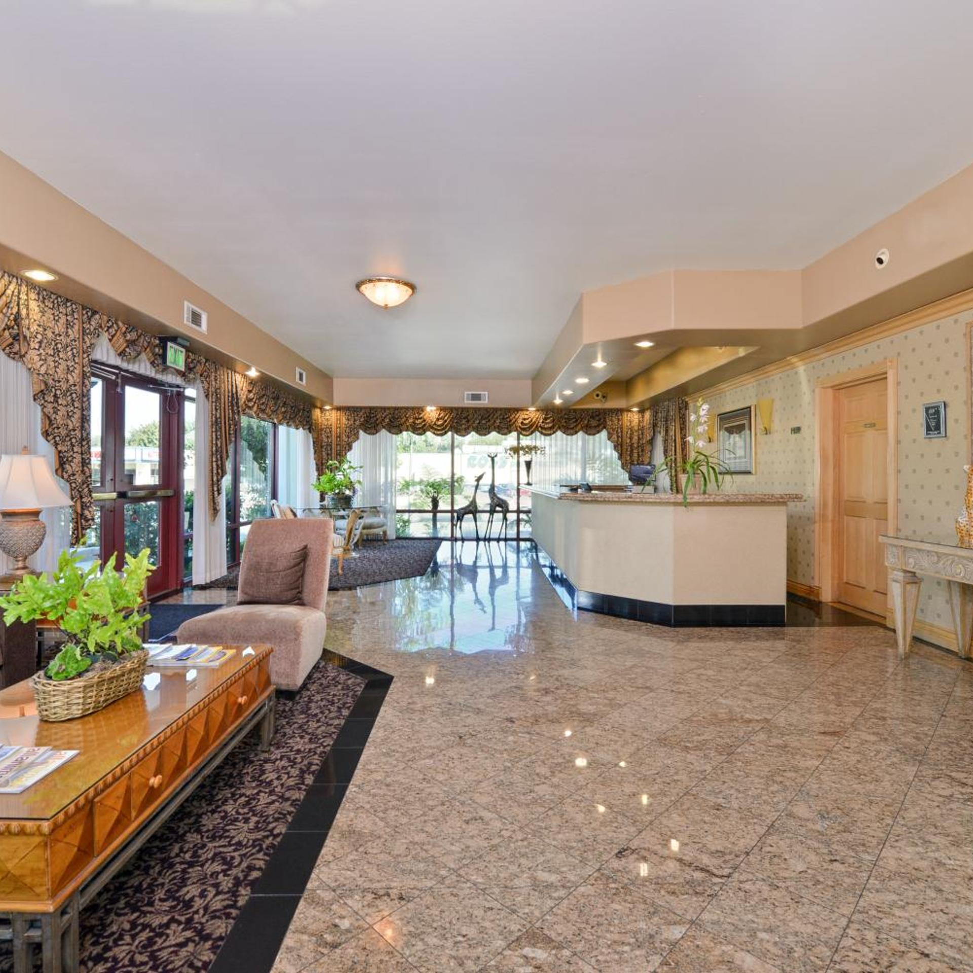 Tarzana Inn 5/22