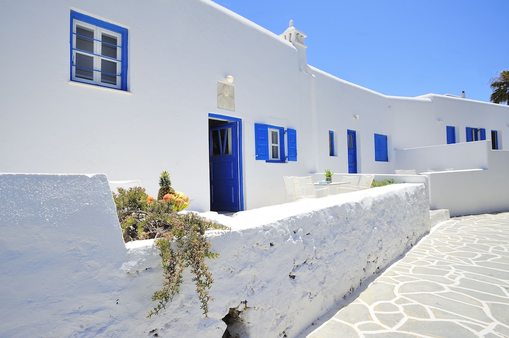 Mykonos Beach Hotel 12/65