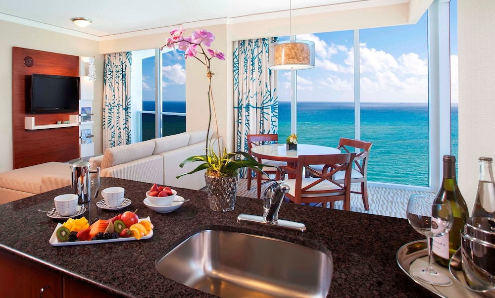 Trump International Beach Resort 87/116