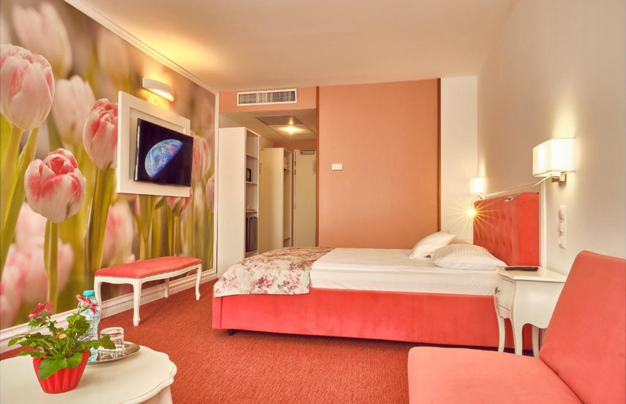 Palace of Parliament, Deluxe, Double Bed, Parliament View