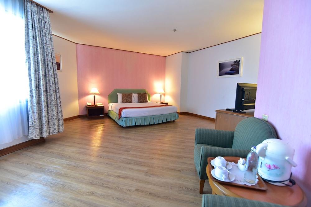 Thumrin Thana Hotel 28/71