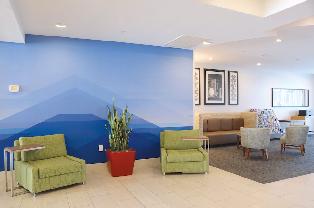 Holiday Inn Express Hotel and Suites Mt. Juliet-Nashville Area 42/70