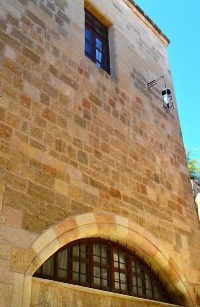 Medieval Villa 2/46
