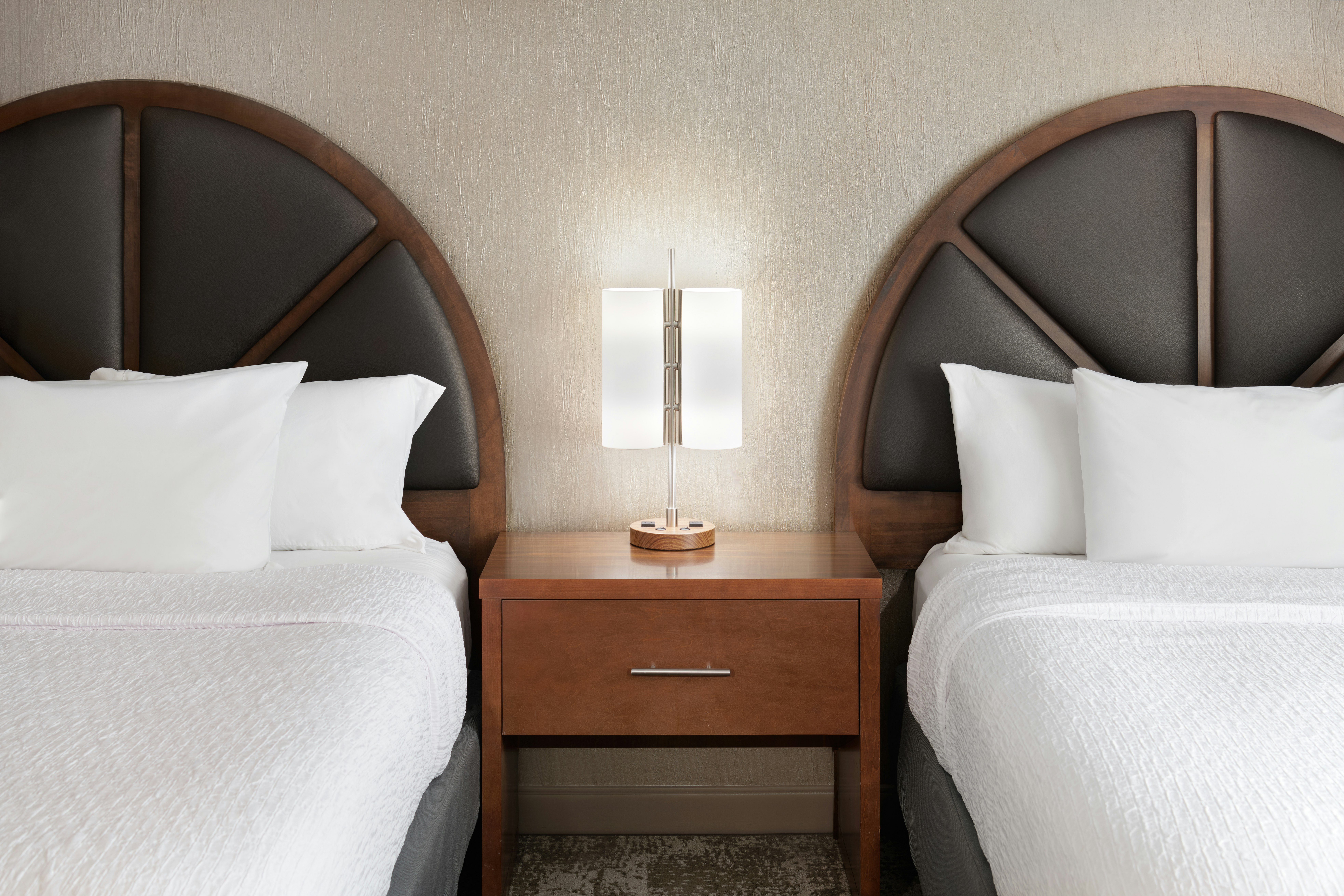 STUDIO, 2 QUEEN BEDS