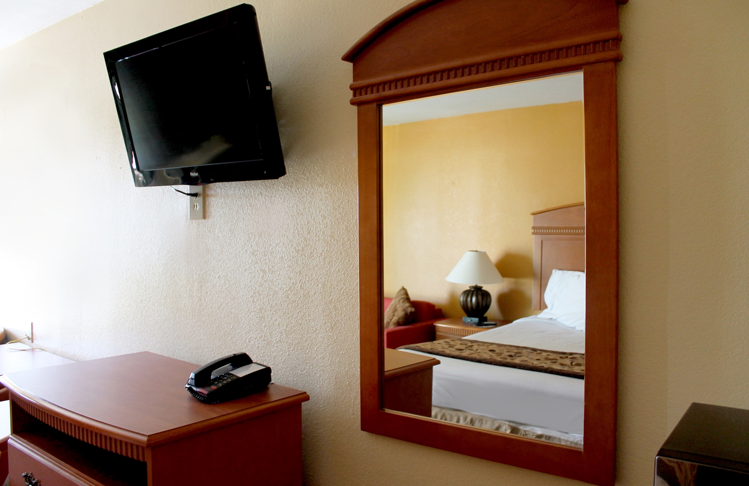 Americas Best Value Inn - Frost Bank Center 7/36
