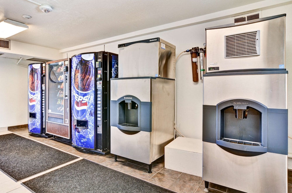 Motel6 Pittsburgh, PA - Crafton 30/50