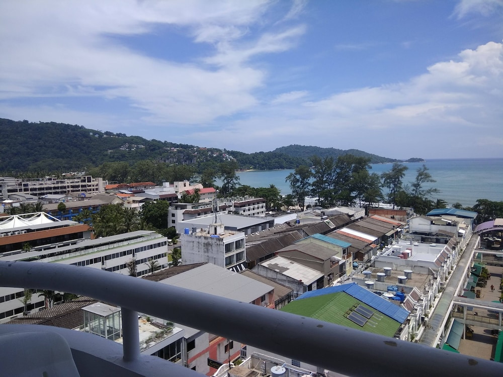 Patong Tower By United 21 Thailand 37/50