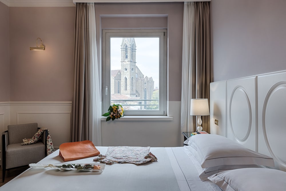 Plaza Hotel Lucchesi 8/50