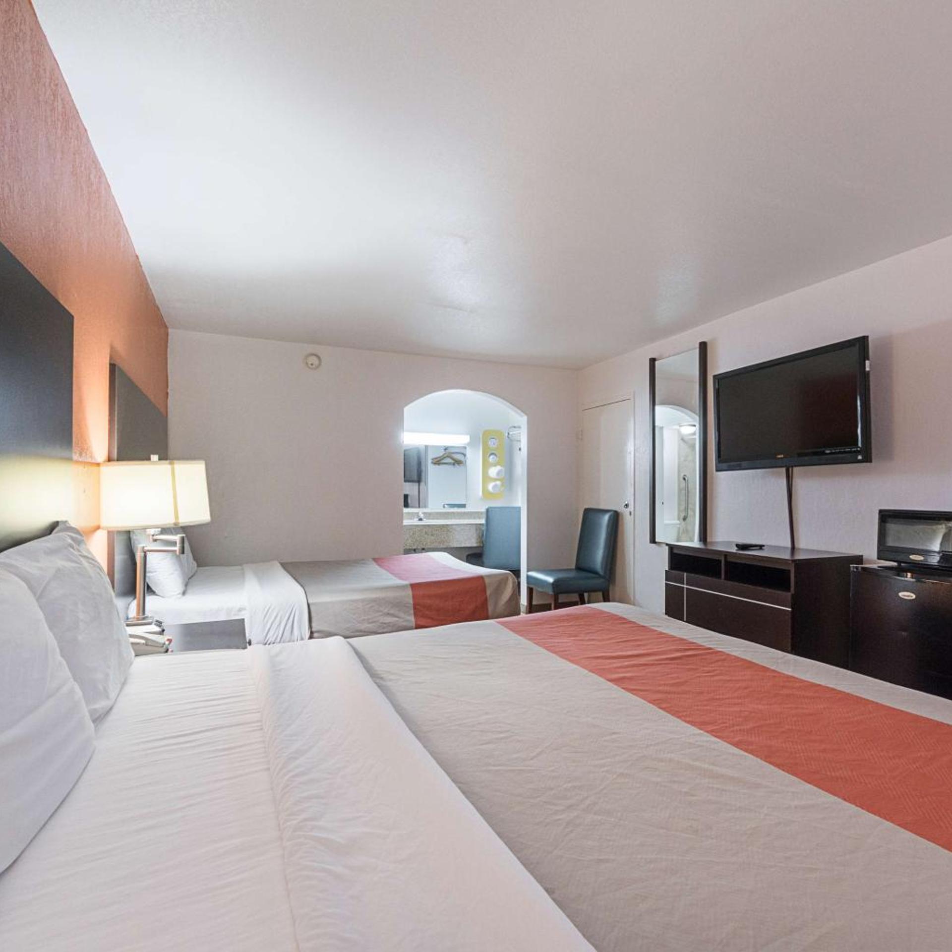 غرفة بسريرين كوين للمدخنين، Motel6 San Antonio, TX - I-10 West 4/10