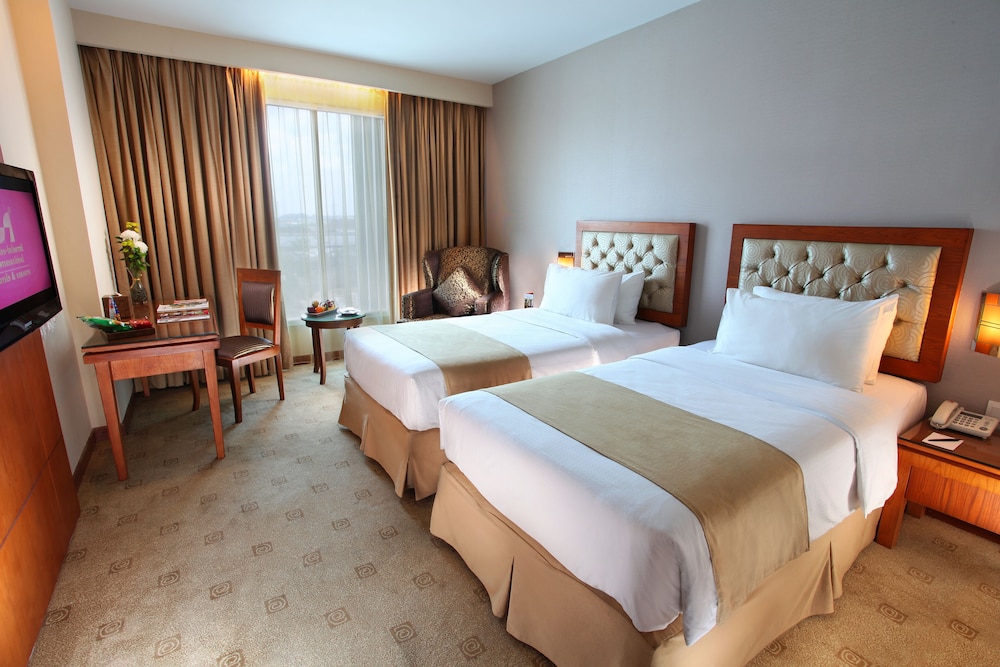 SWISS-BELINN SKA PEKANBARU 20/64