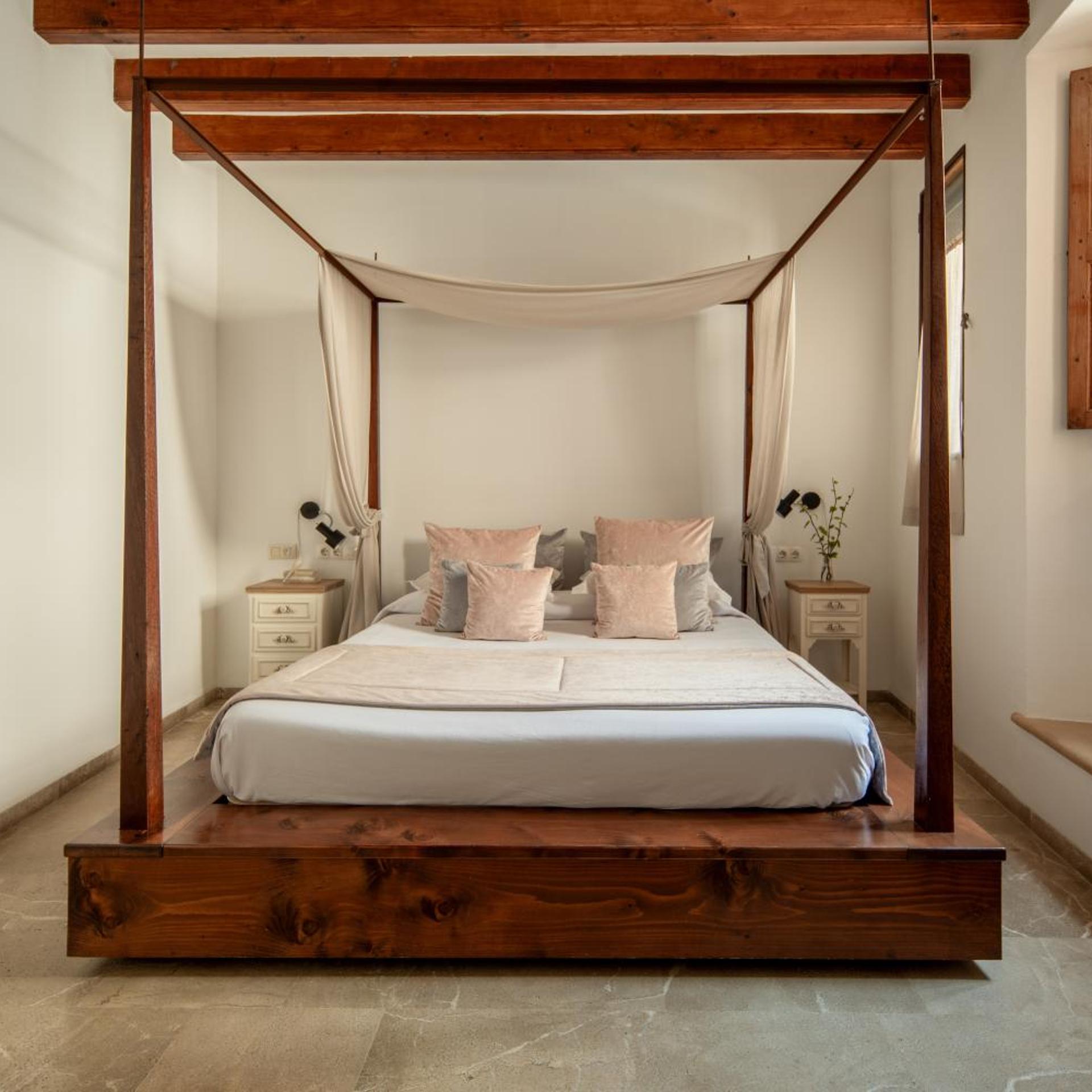 Room, Double Bed