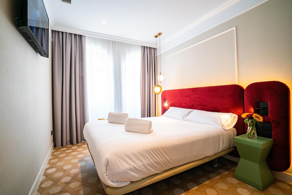 2 BEDROOMS, APARTMENT