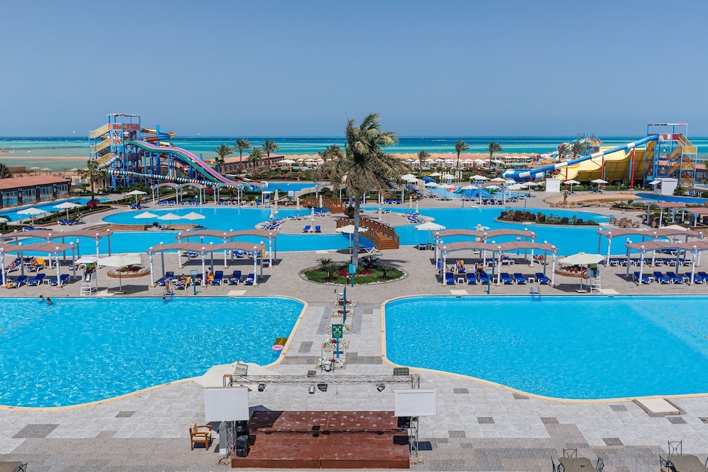 SUNRISE Alora Aqua Park Resort 36/45