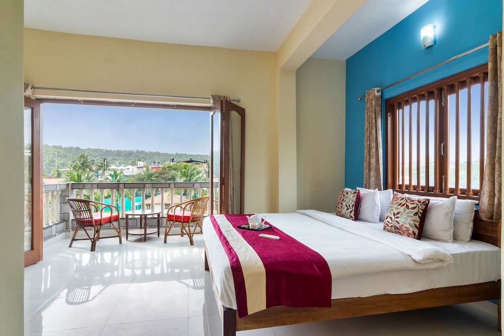 Larios Beach Holidays 9/50
