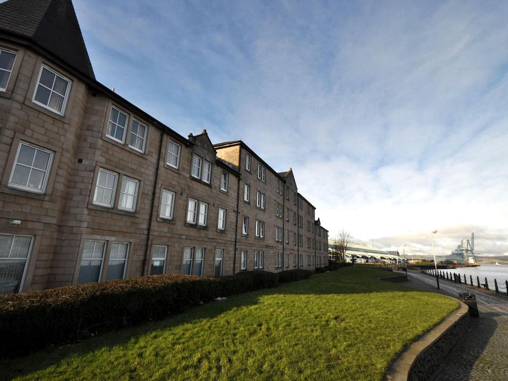 Greenock Hall's Waterfront Complex 28/31