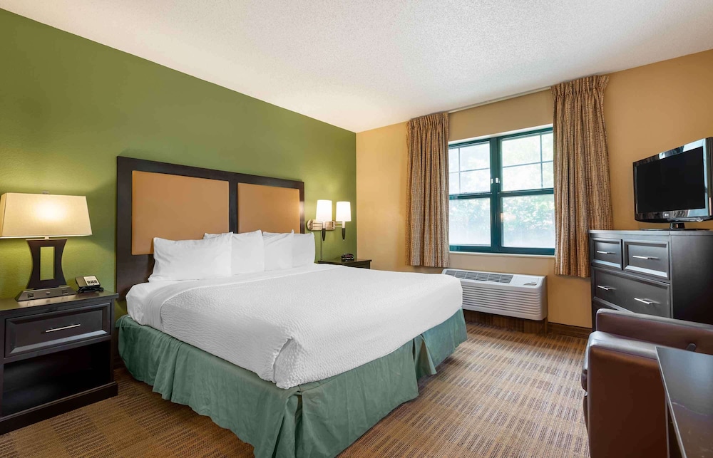 Extended Stay America Suites Secaucus Meadowlands 18/55