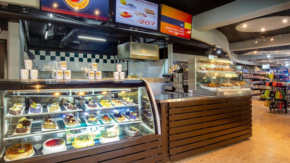 restaurant cafeteria