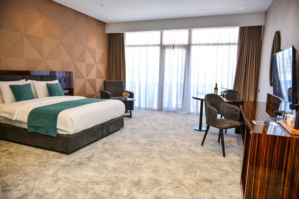 Hotel Monarch 20/65