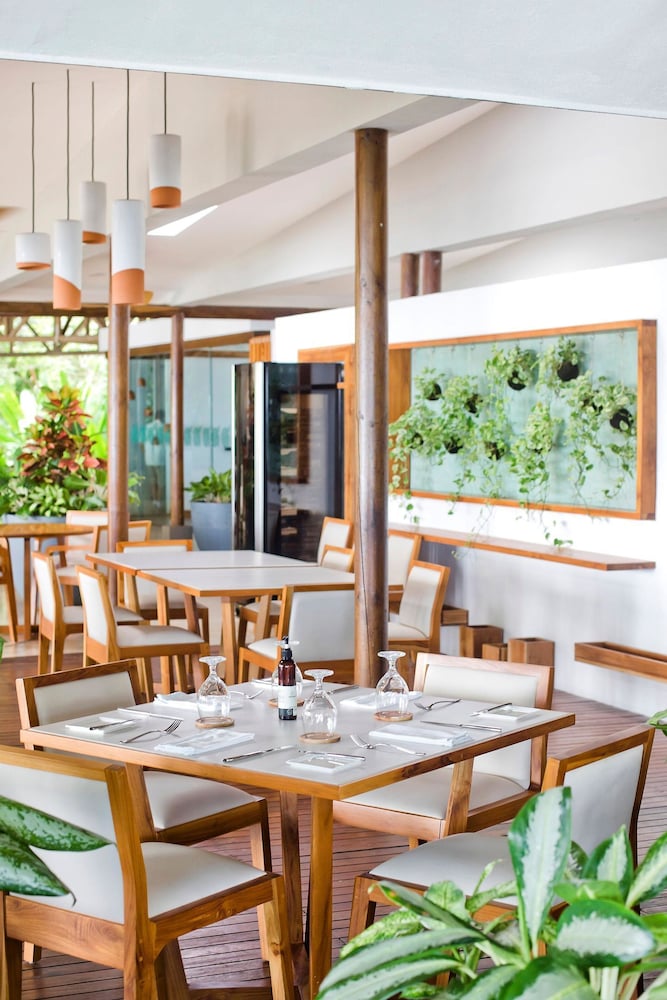 Arenas del Mar Beachfront & Rainforest Resort 61/75