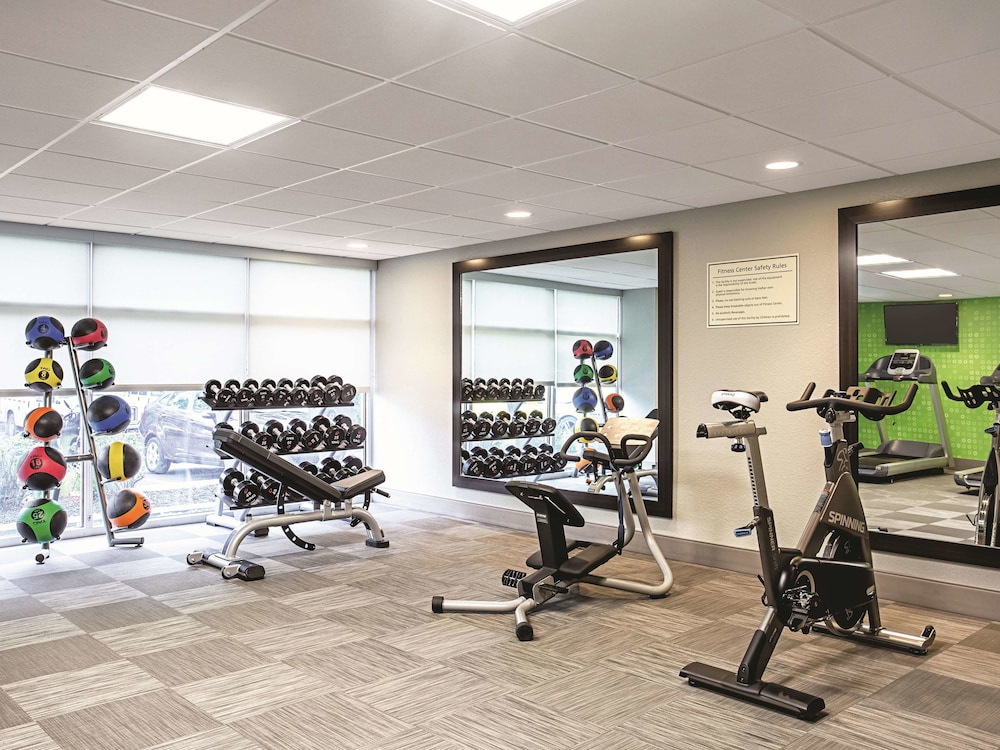 La Quinta Inn & Suites by Wyndham Baltimore N / White Marsh 25/46