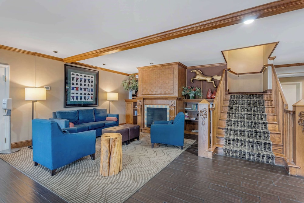 Comfort Inn & Suites Dover near Speedway 44/56