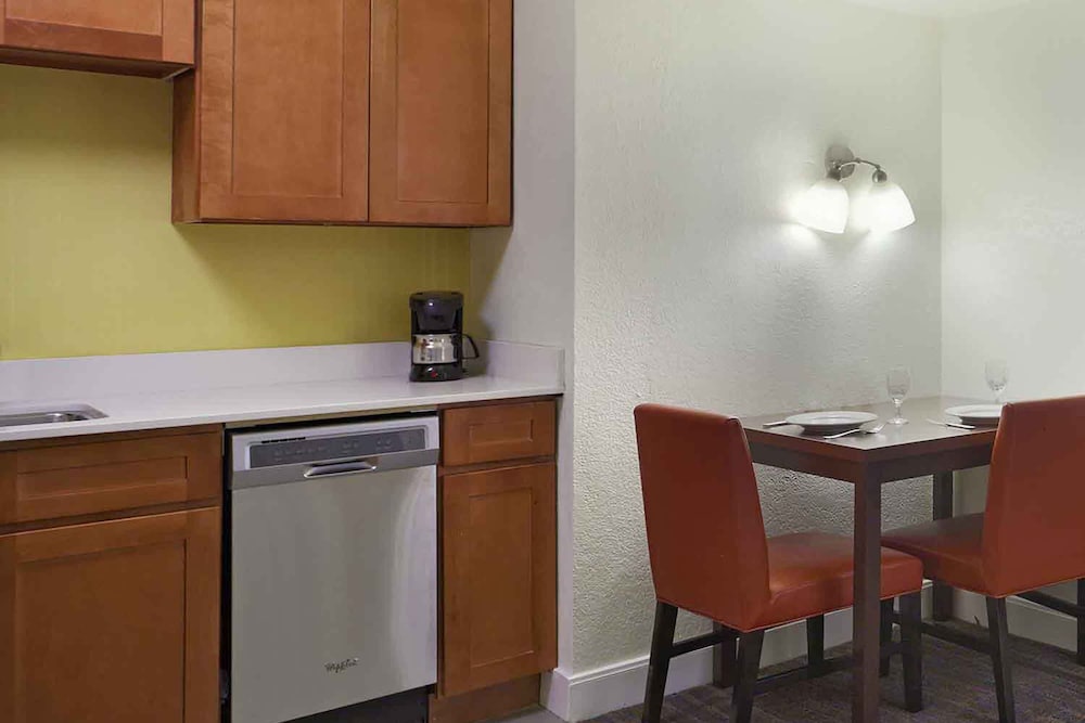 Residence Inn Houston Galleria 38/46