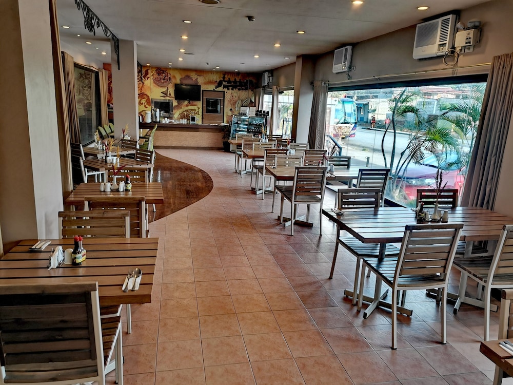 Casa Leticia Business Inn 46/57