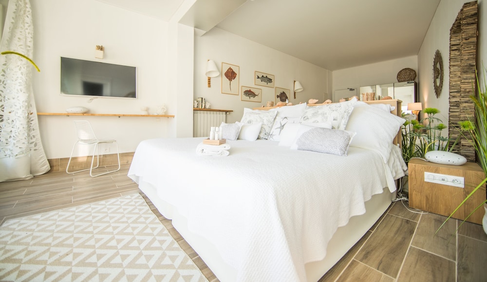 Hôtel De La Plage Mahogany 36/66